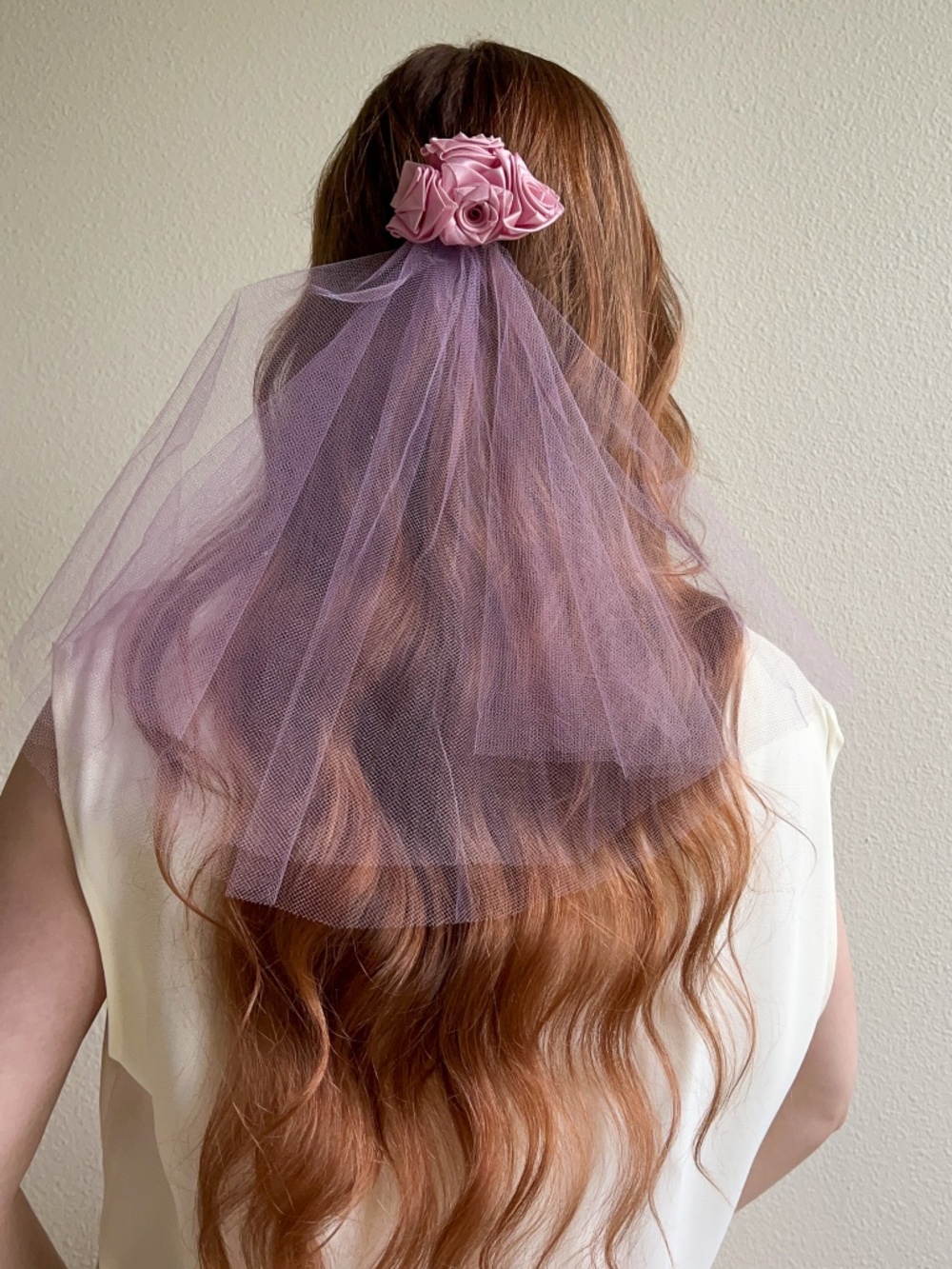 Vintage 1950s Silk Roses Clip With Tulle Veil - Picture 2 of 7